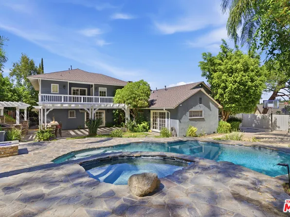 3690 Crownridge Dr, Sherman Oaks, CA 91403