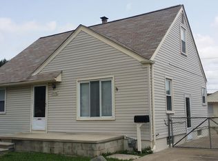 25206 Buick St, Roseville, MI 48066