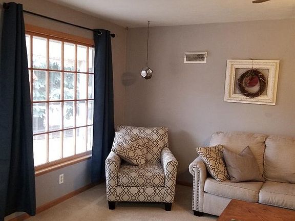 2nd image of 1703 Pearl St