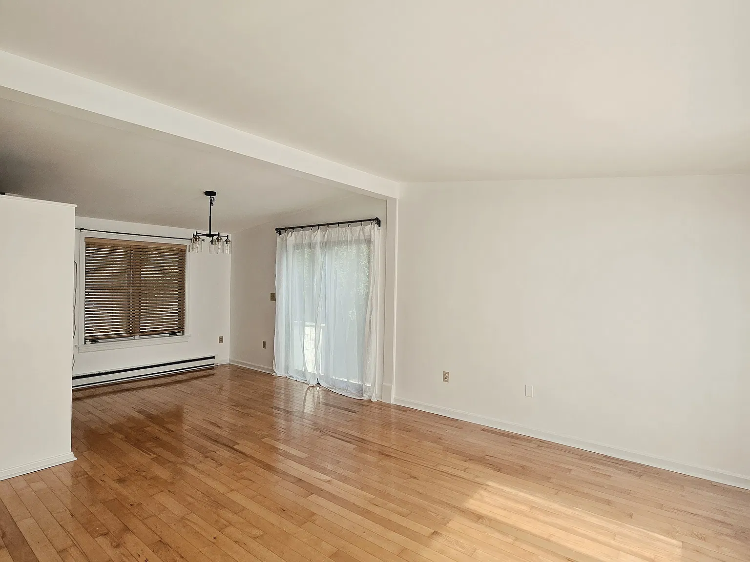 2 bed, 960 sqft, $3,500 — Photo 3
