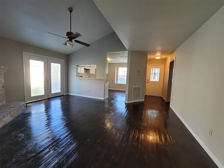 5543 Ambern Dr — Photo 5