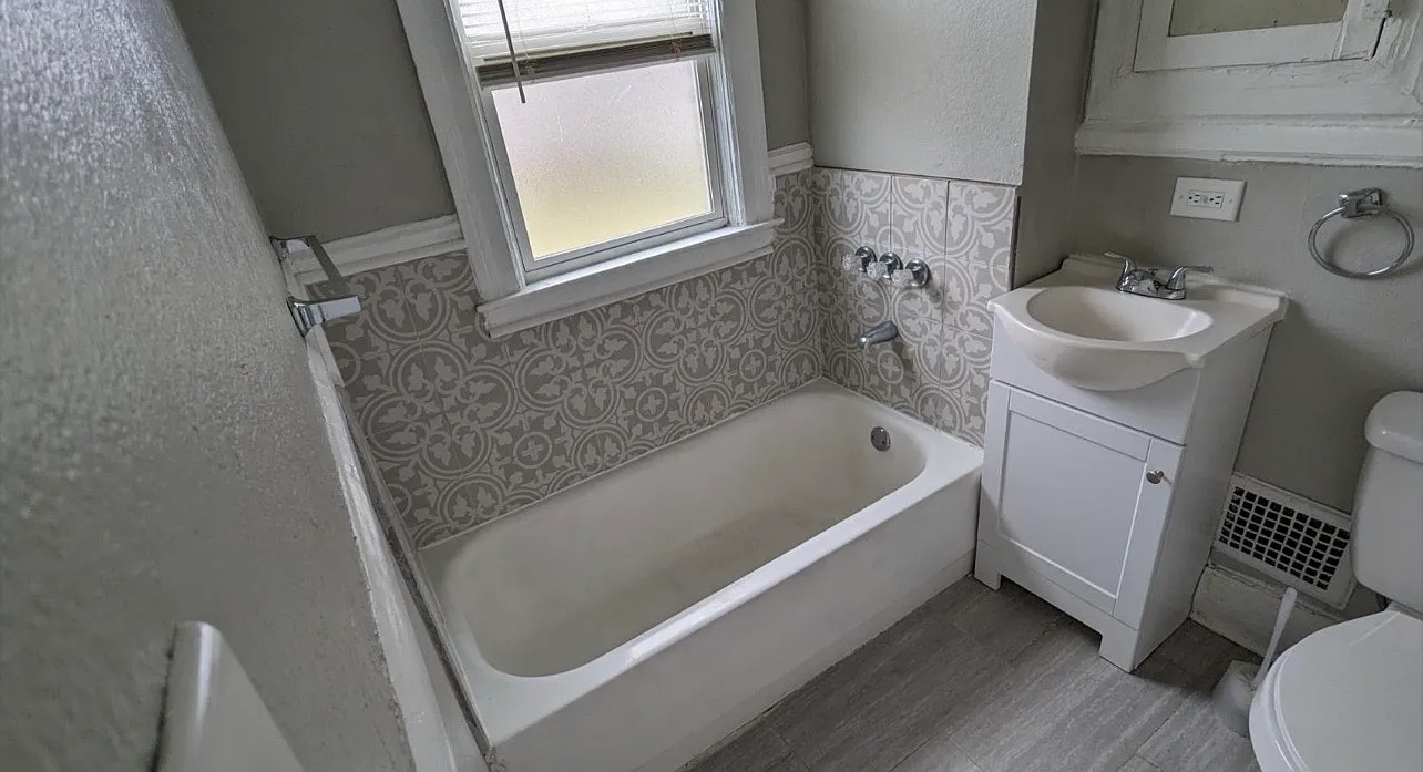 3 bed, 1000 sqft, $1,295 — Photo 3
