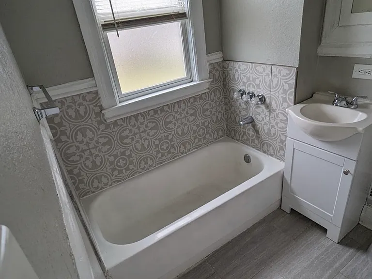 536 Holbrook Ave #A — Photo 3