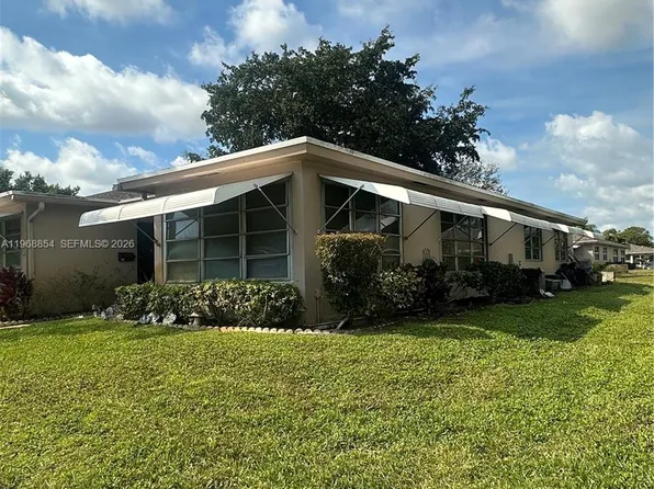 1252 Club Dr W APT D, Delray Beach, FL 33445