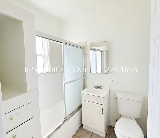 554 E Brett St #A — Photo 6