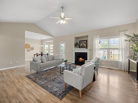 3rd image of 100 Summer Place Ct
