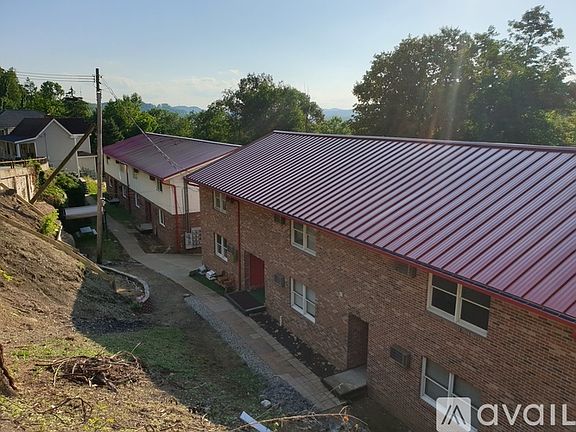 2nd image of 925 College Ave #1