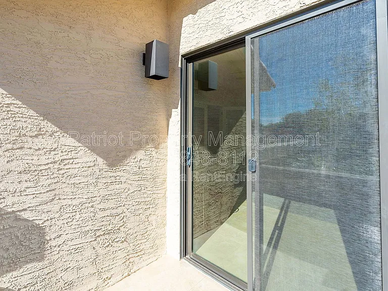 10640 E Vogel Ave — Photo 31