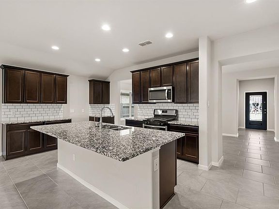 4th image of 1206 Bellingham Park Drive