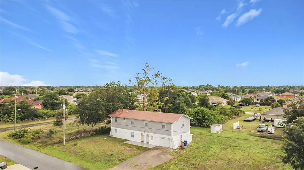 5 bed, 3.5 bath, 2237 sqft, $2,500 — Photo 3
