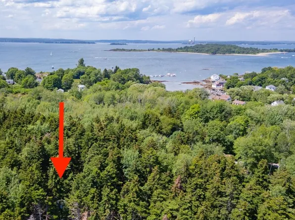 582 Fern Avenue, Long Island, ME 04050