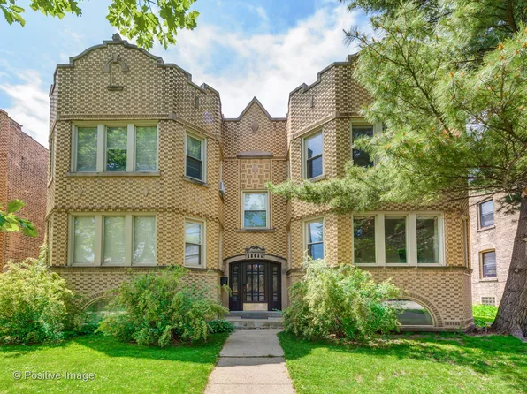 2930 N Mango Ave, Chicago, IL 60634