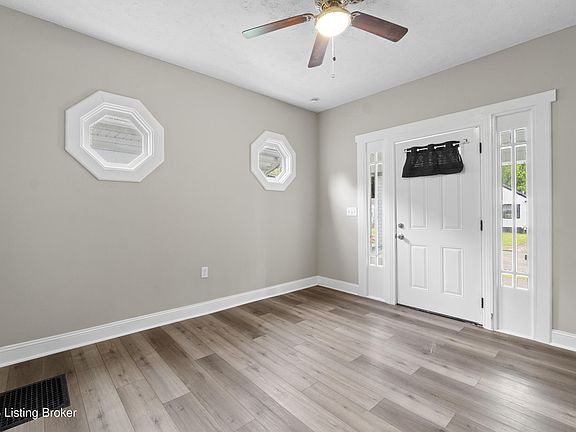 5th image of 212 N 38th St