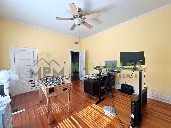 2417 Clark St — Photo 47
