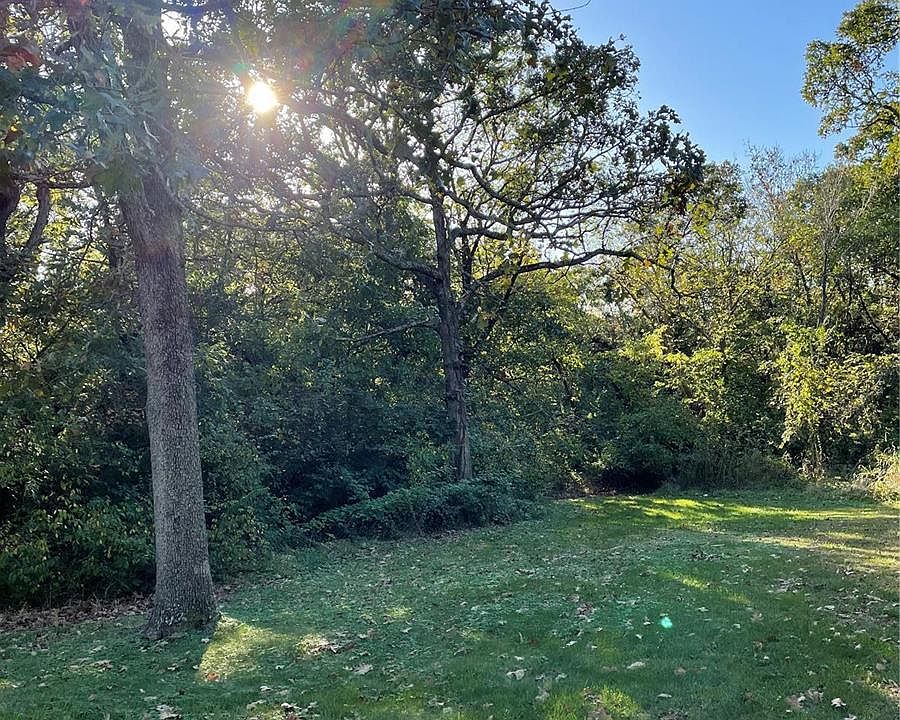 1st image of 504 Lueking Dr