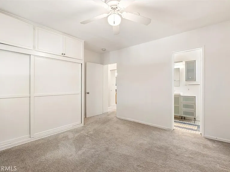 5851 Woodman Ave — Photo 20