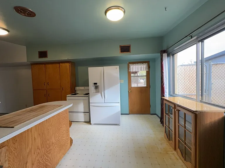 189 E James Dr — Photo 10