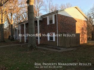 613 Village Ln APT 20, Newburgh, IN 47630