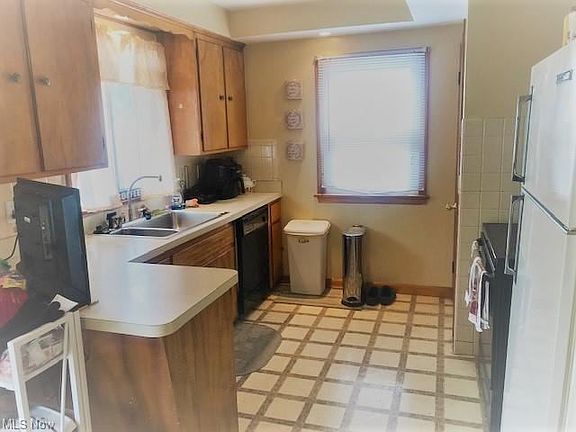 4th image of 20371 Ball Ave