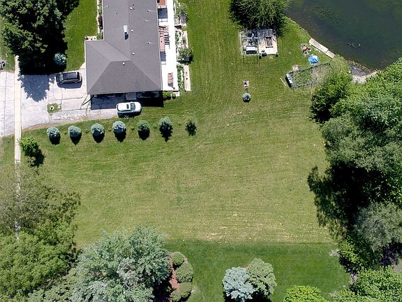 4th image of 806 Plainfield Rd