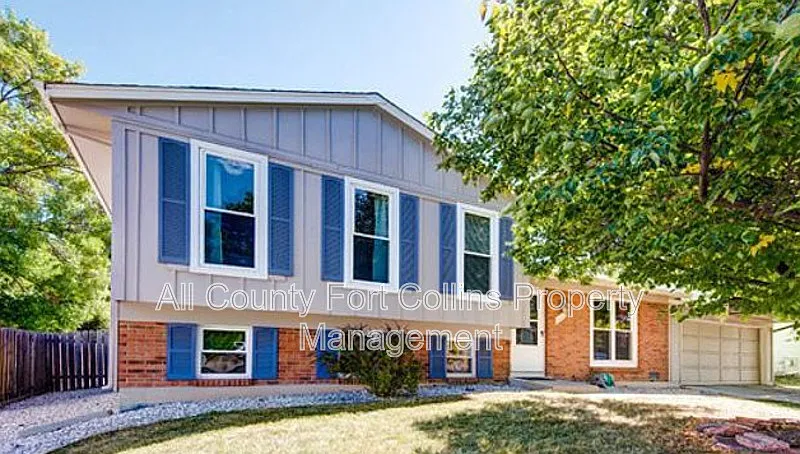 4406 Hummingbird Dr