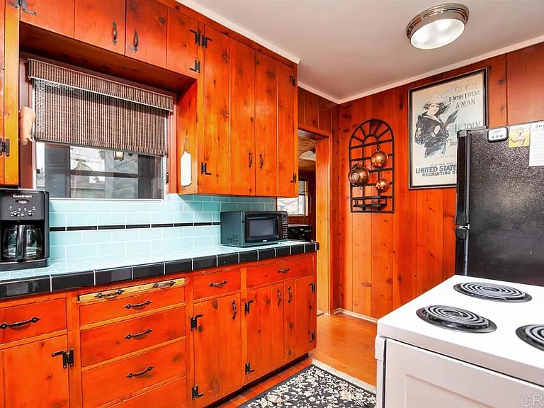 401 Alameda Blvd — Photo 7
