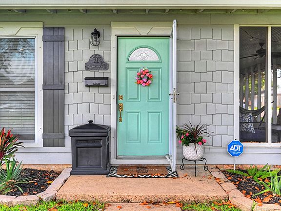 5th image of 127 Dolphin Ave