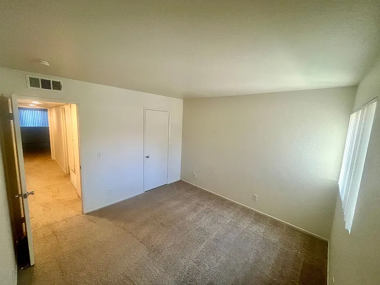 Royal Oaks Apartments in Bermuda Dunes — Photo 27