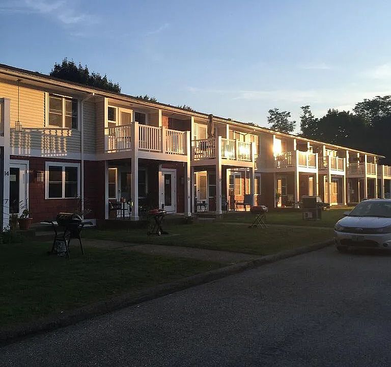This building has 14 units.