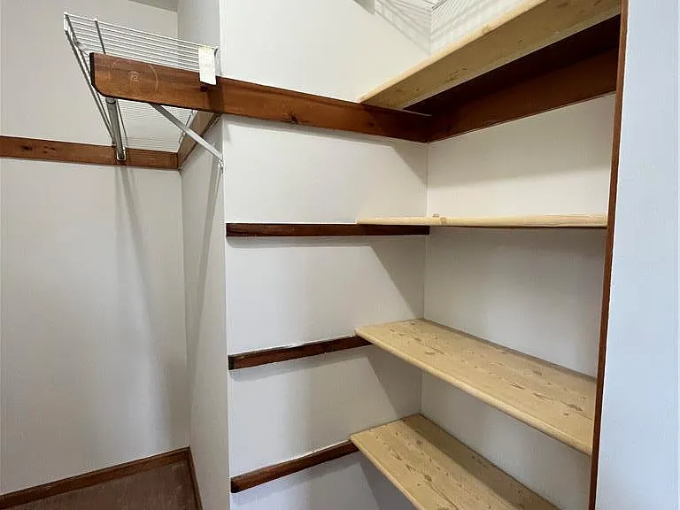 4053 Vaughn Ter — Photo 15