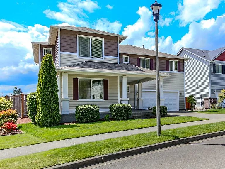 1187 Swan Loop — Photo 3