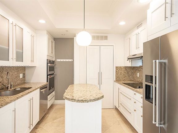 5th image of 50 Alhambra Cir