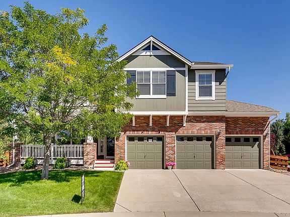 Exterior front/3-car garage
