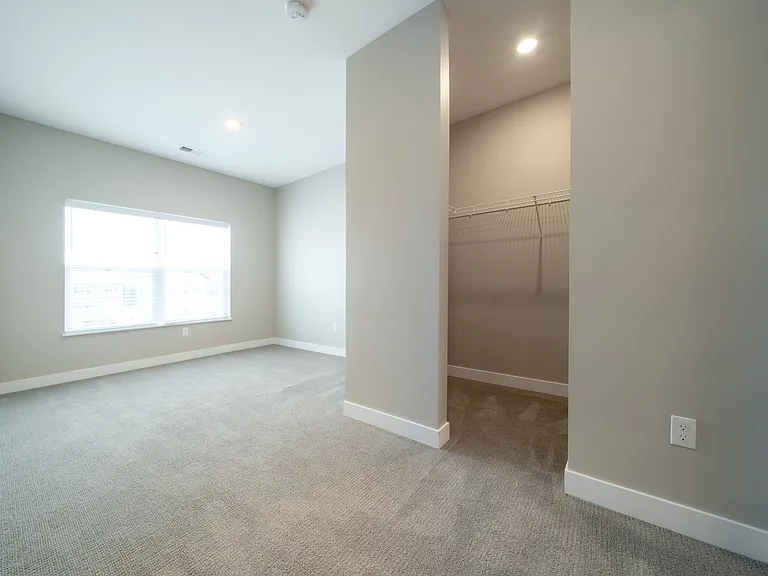 19-web-or-mls-2111-heyboer-dr_12102024