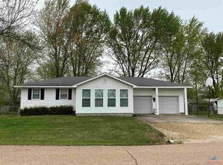 304 Crescent Dr, Lincoln, MO 65338