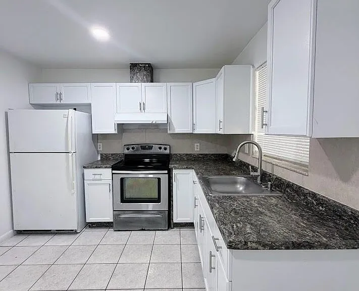 5899 Mango Rd — Photo 2