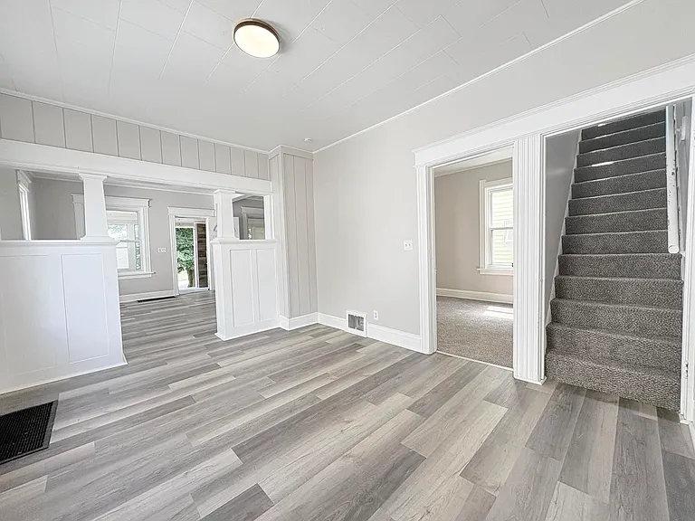2552 Foraker Ave — Photo 4