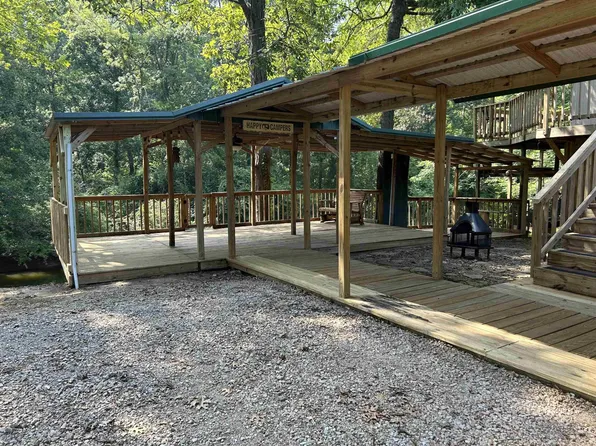 120 Towboat Ln, Adamsville, TN 38310