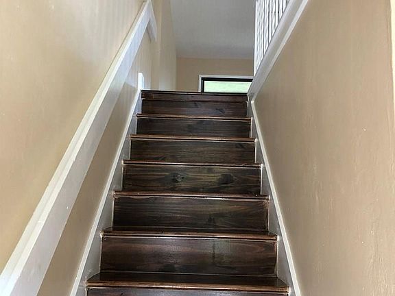 2nd image of 6 Sherbury Ct #6
