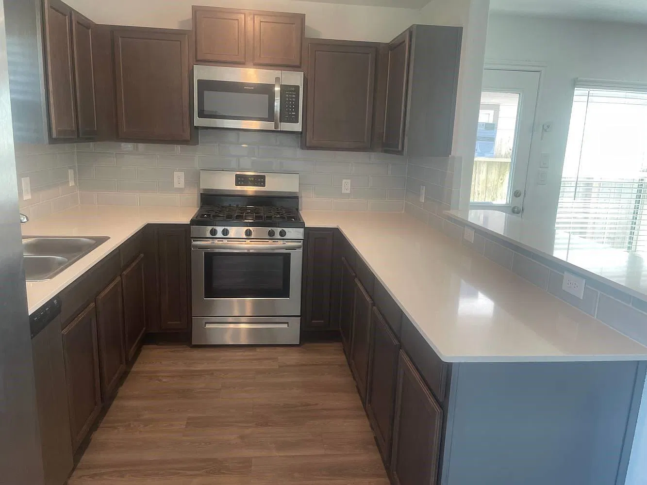 4 bed, 2.5 bath, 1858 sqft, $1,890 — Photo 4