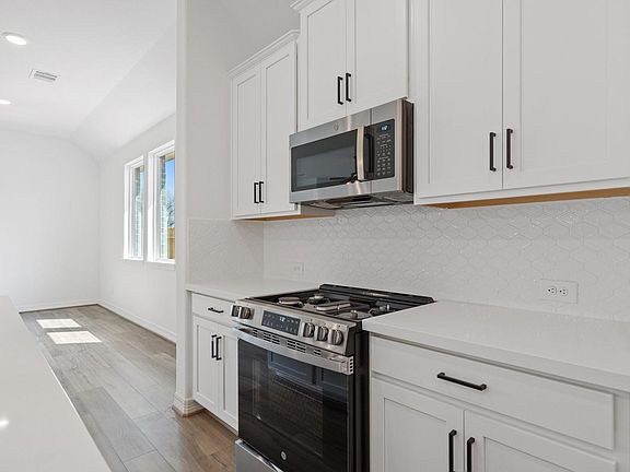 3rd image of 10619 Catalyst Ave
