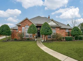 128 Meadow Glen Ln, Red Oak, TX
