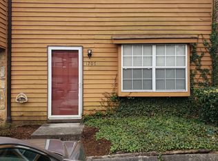 1207 Crest Brook Dr, Knoxville, TN 37923