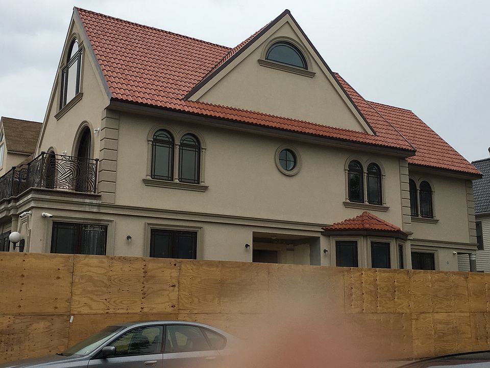 1st image of 2700 Voorhies Ave