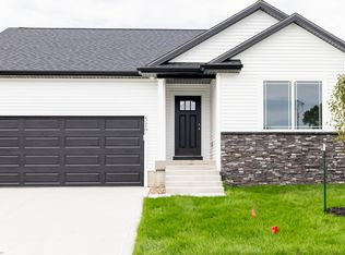 517 Coyote St, Mitchellville, IA 50169