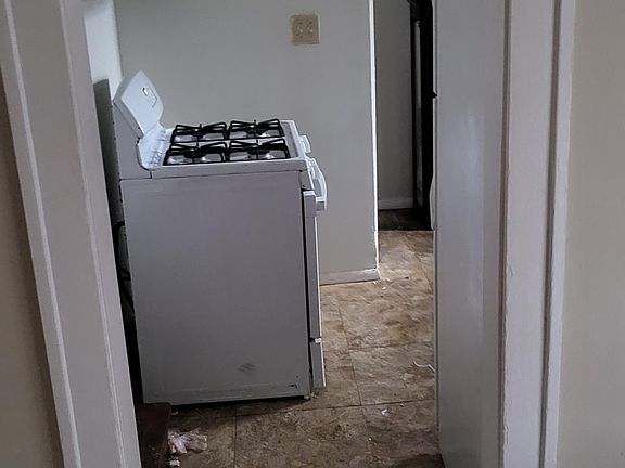 5th image of 873 E 128th St