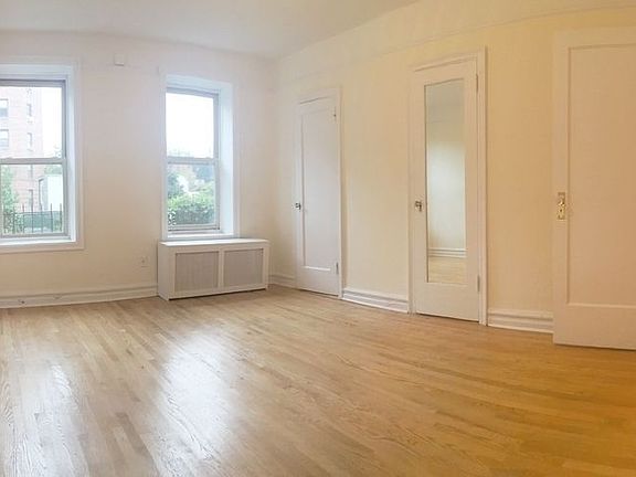 3rd image of 3900 Greystone Ave APT 23F