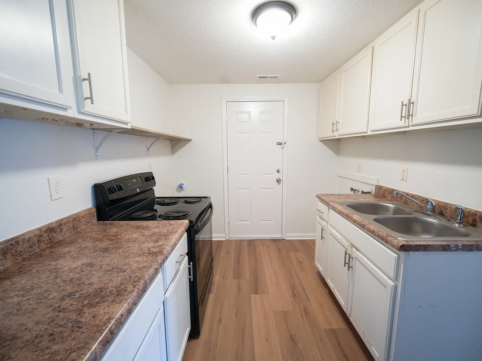 2 bed, $825 — Photo 2
