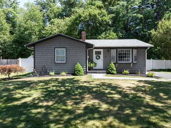 37 Longview Rd, New Bedford, MA 02745
