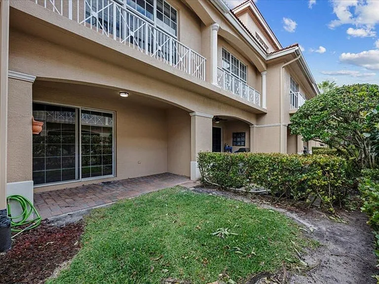 4902 Vine Cliff Way E — Photo 15